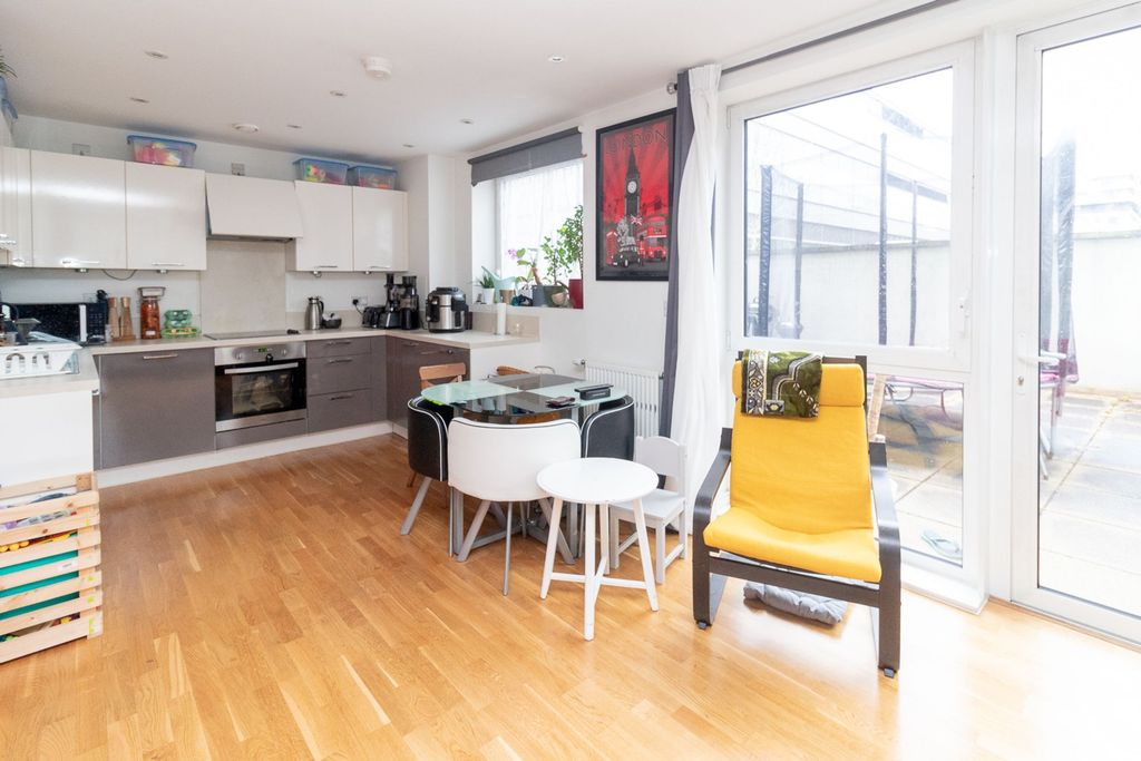 Property photo 1 of 8