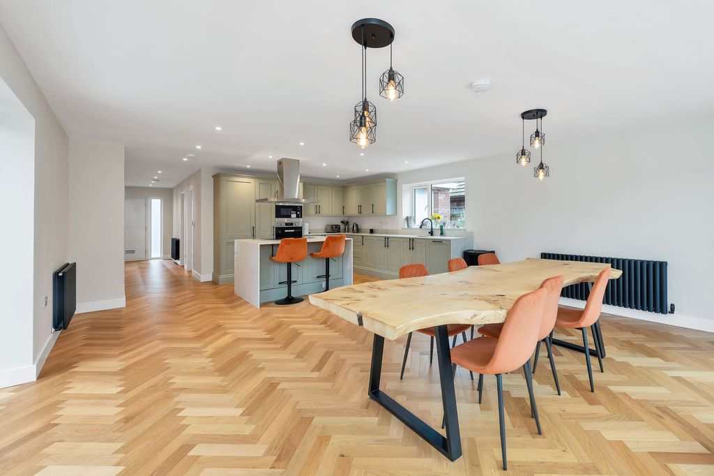 Property photo 2 of 29