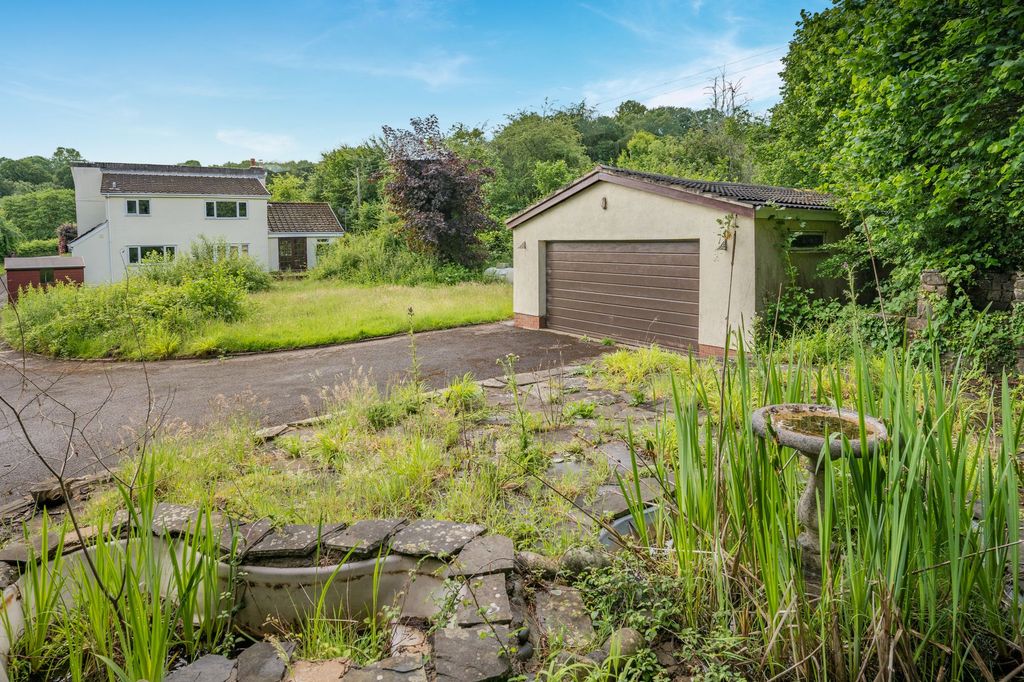 Property photo 2 of 23