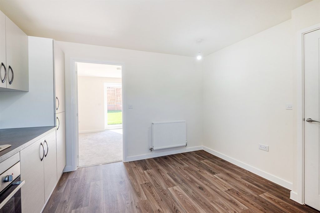 Property photo 3 of 8 Diner