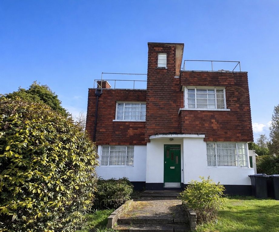 Property photo 1 of 12