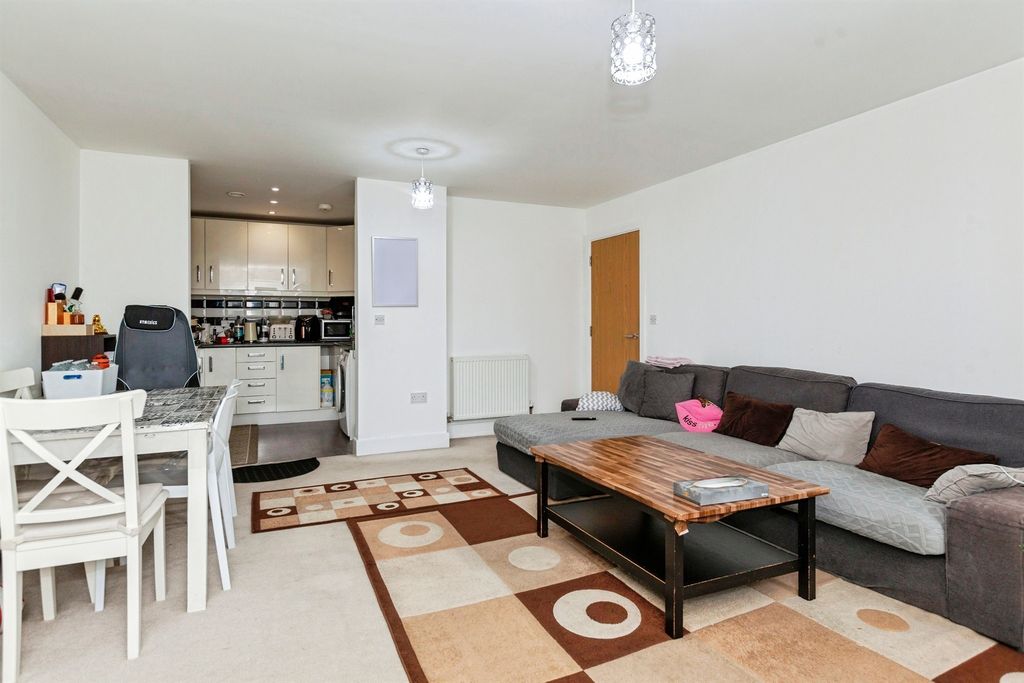 Property photo 3 of 17