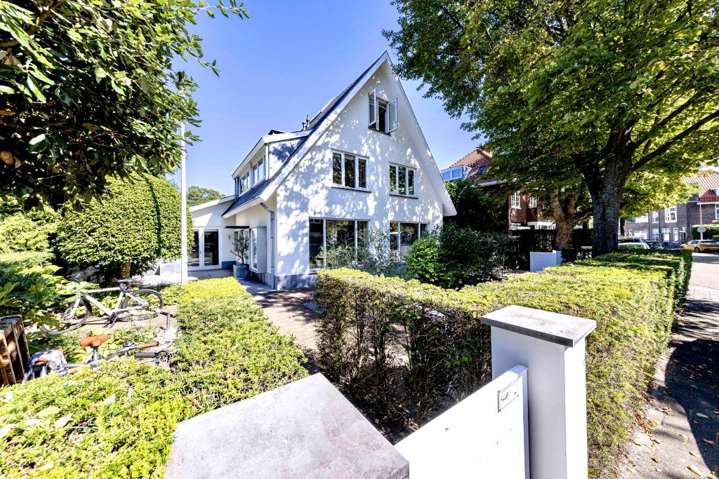 Property photo 3 of 48