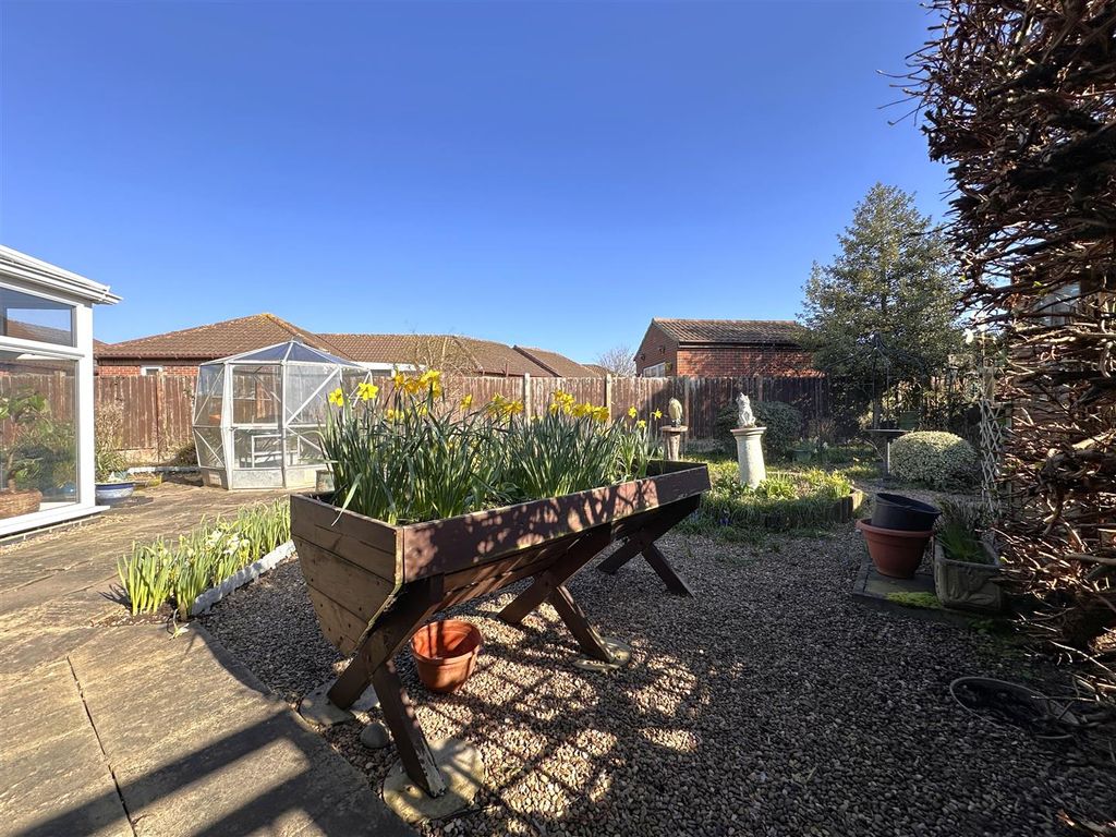 Property photo 3 of 18 Rear Garden 041