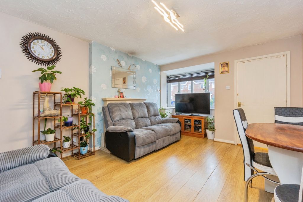 Property photo 2 of 19 Pbox-Img.Jpg