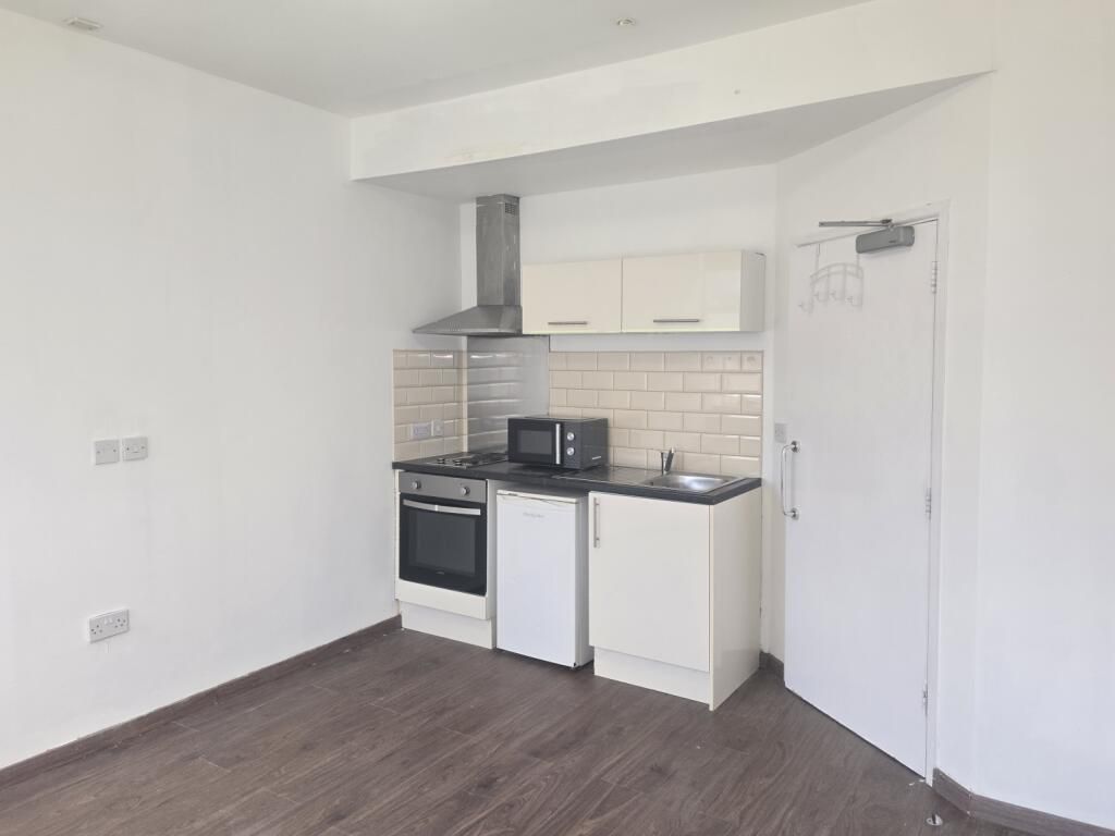 Property photo 3 of 9 264014_10639324_Img_02_0001.Jpeg