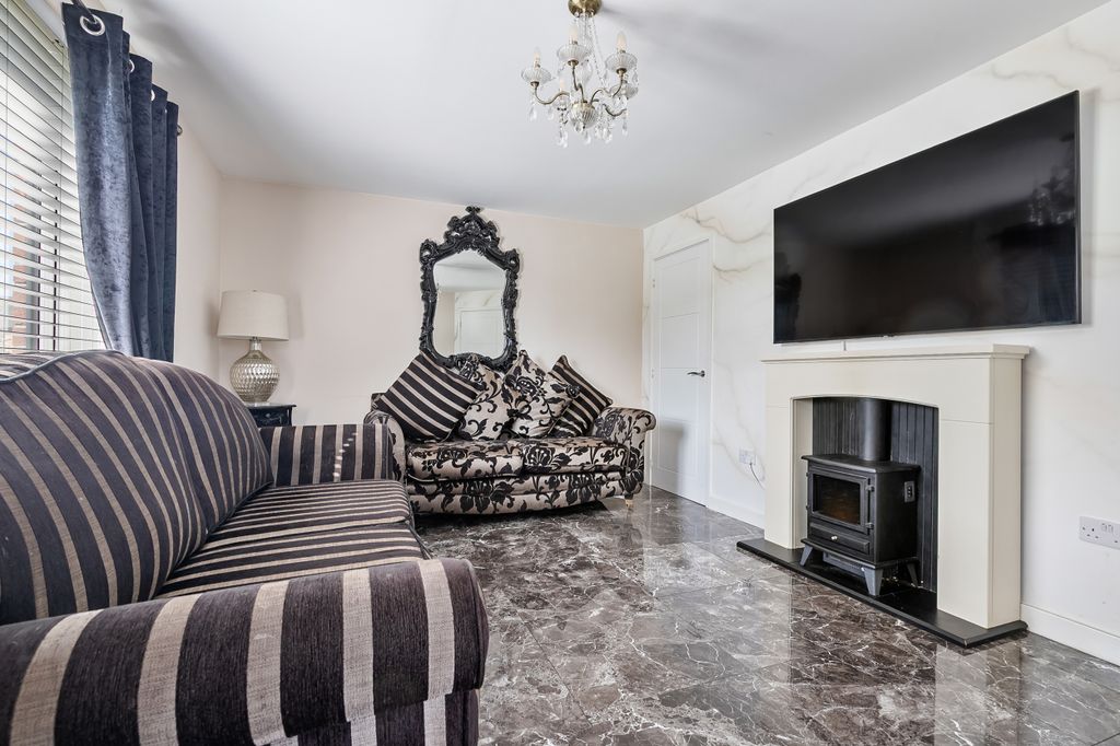 Property photo 2 of 13 Img_4709