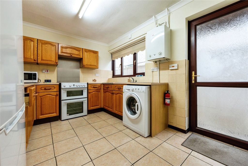 Property photo 3 of 16 Picture No. 10