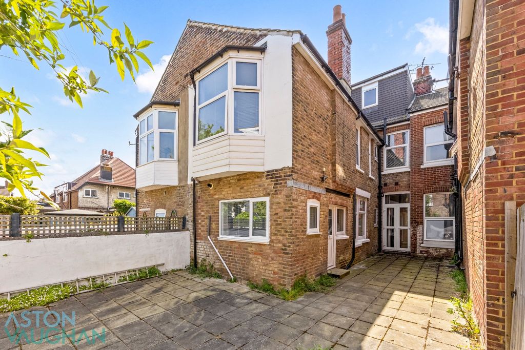 Additional image 4 of 6 bed terraced house to rentRugby Road, Worthing BN11
