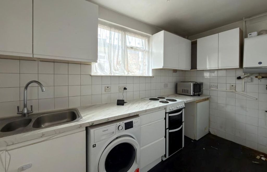 Property photo 2 of 9