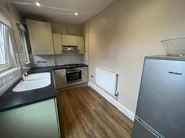 Property photo 2 of 17 Kitchen