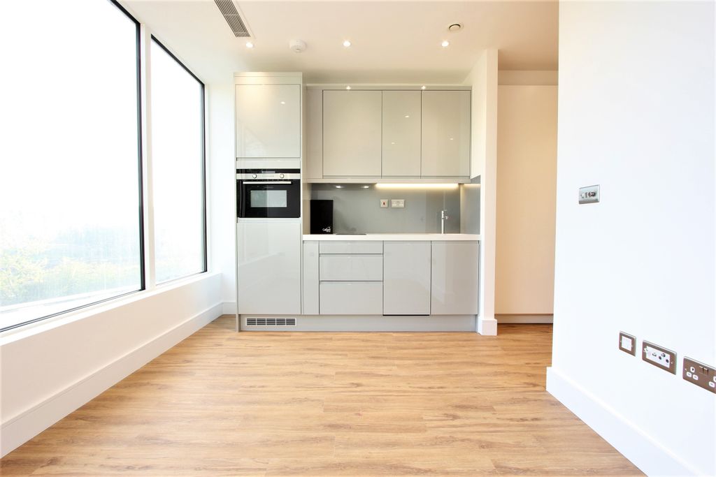 Property photo 2 of 29