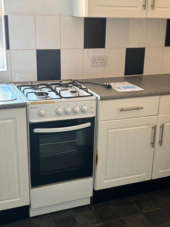 Property photo 2 of 6