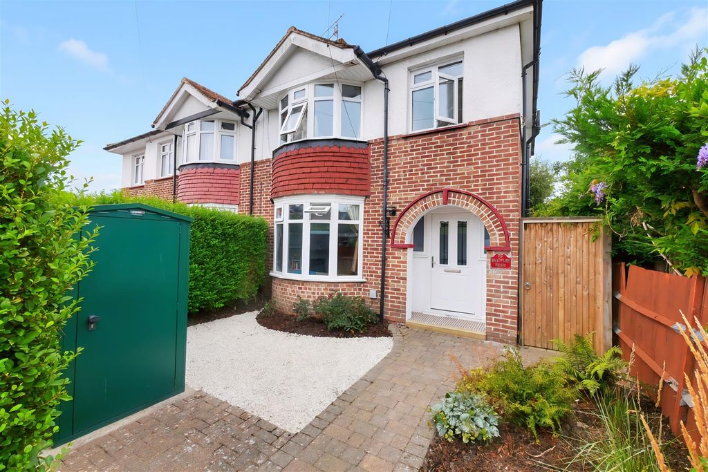 Property photo 1 of 16