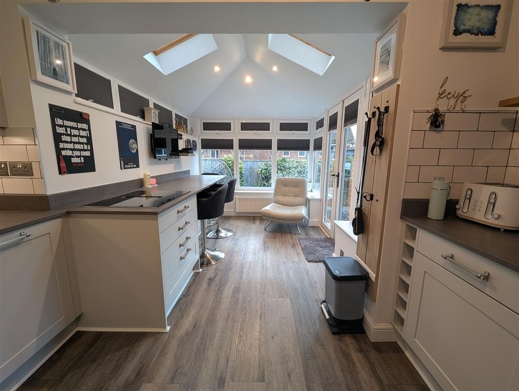 Property photo 2 of 19 Kitchen/Breakfast Room