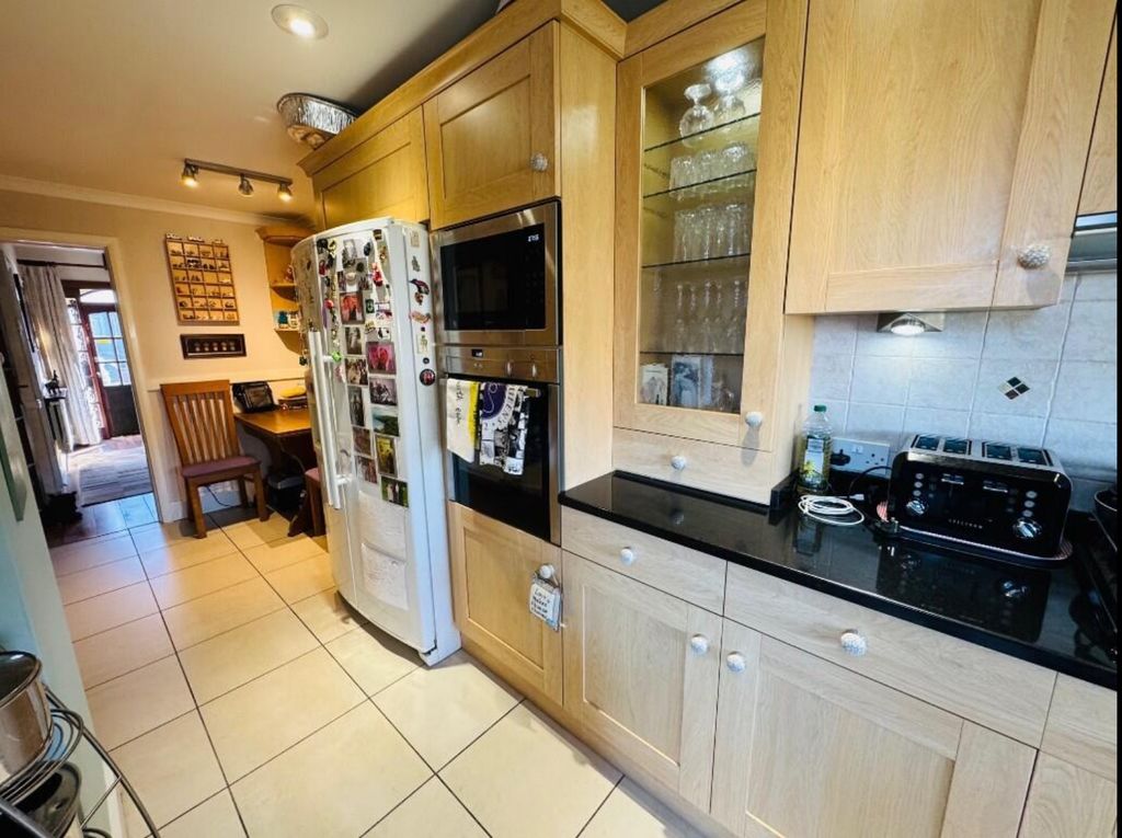 Property photo 3 of 20
