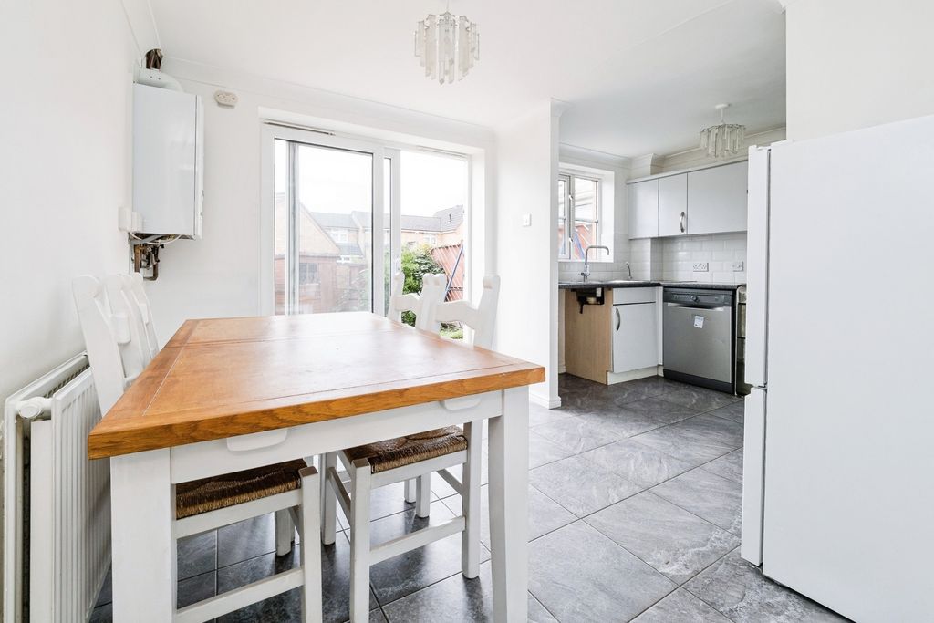 Property photo 3 of 14 Pbox-Img.Jpg