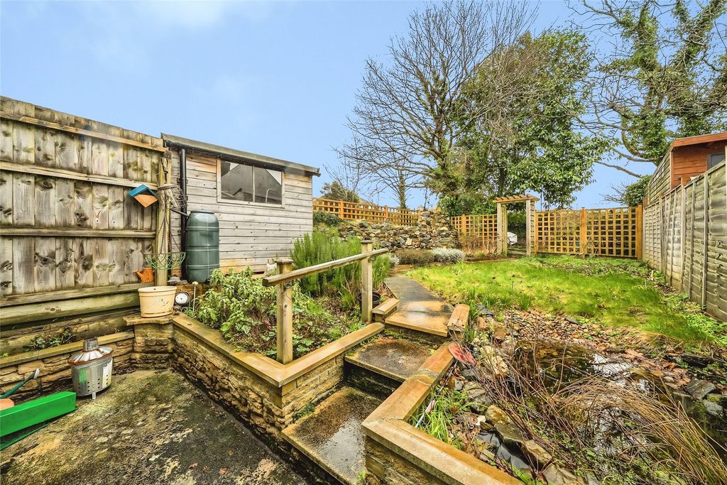 Property photo 2 of 10 Garden