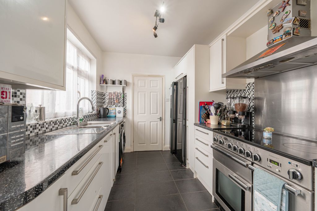 Property photo 2 of 16 Dsc_2998-Hdr