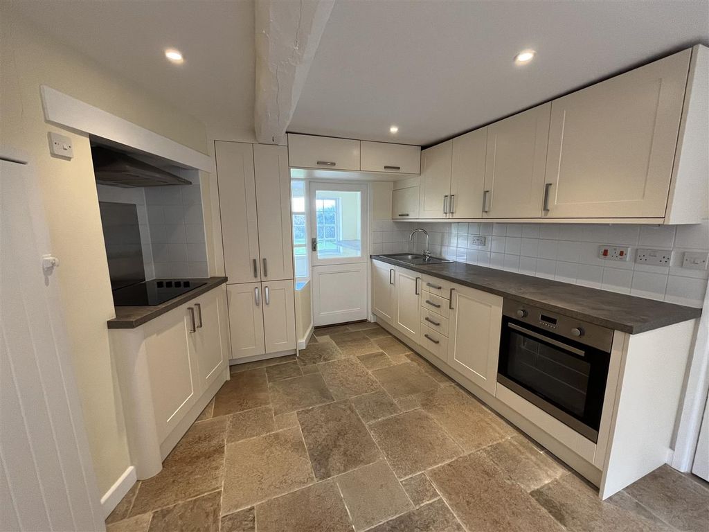 Property photo 2 of 17 Kitchen