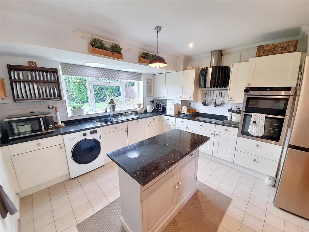 Property photo 2 of 32 Kitchen