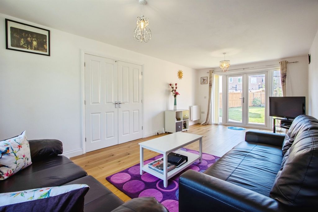 Property photo 2 of 17