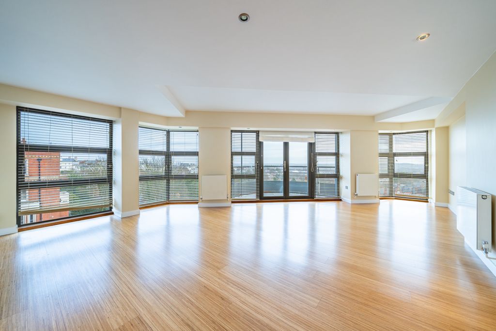 Property photo 3 of 26