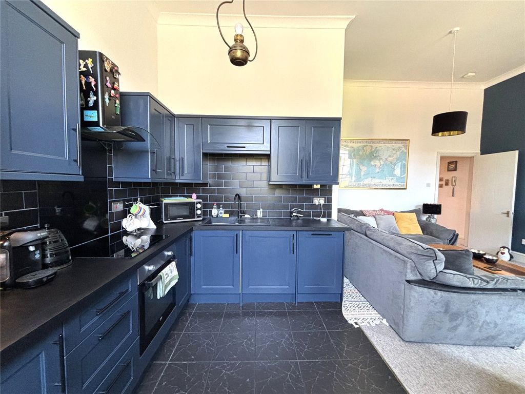 Property photo 3 of 13 Picture No. 02