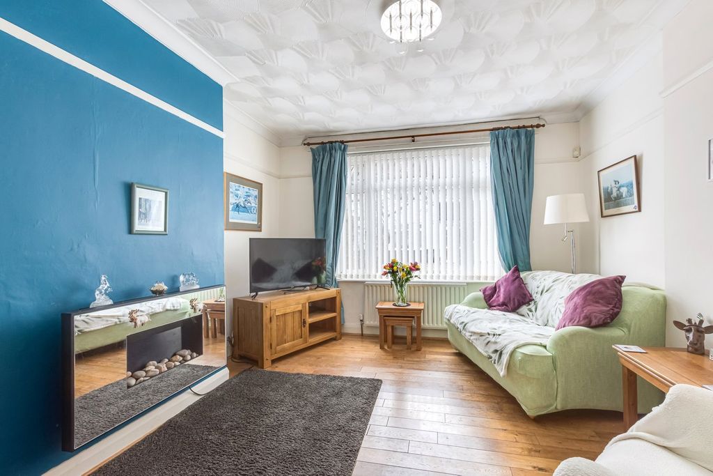 Property photo 2 of 13