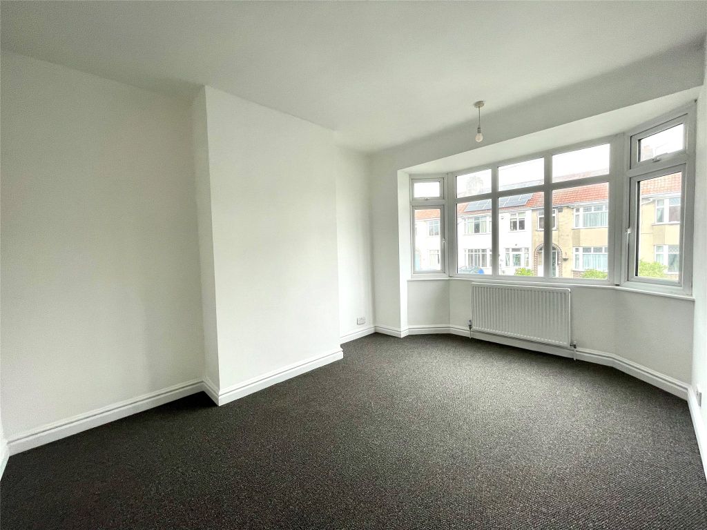 Property photo 3 of 8 Picture No. 12