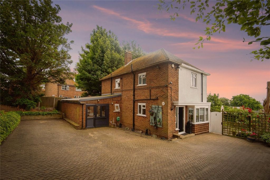 Property photo 2 of 32 Picture No. 30