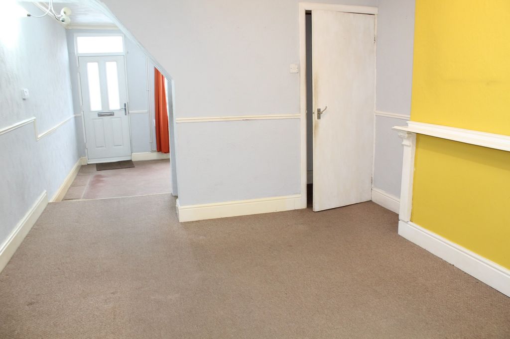 Property photo 2 of 9 Dining Room To Lounge