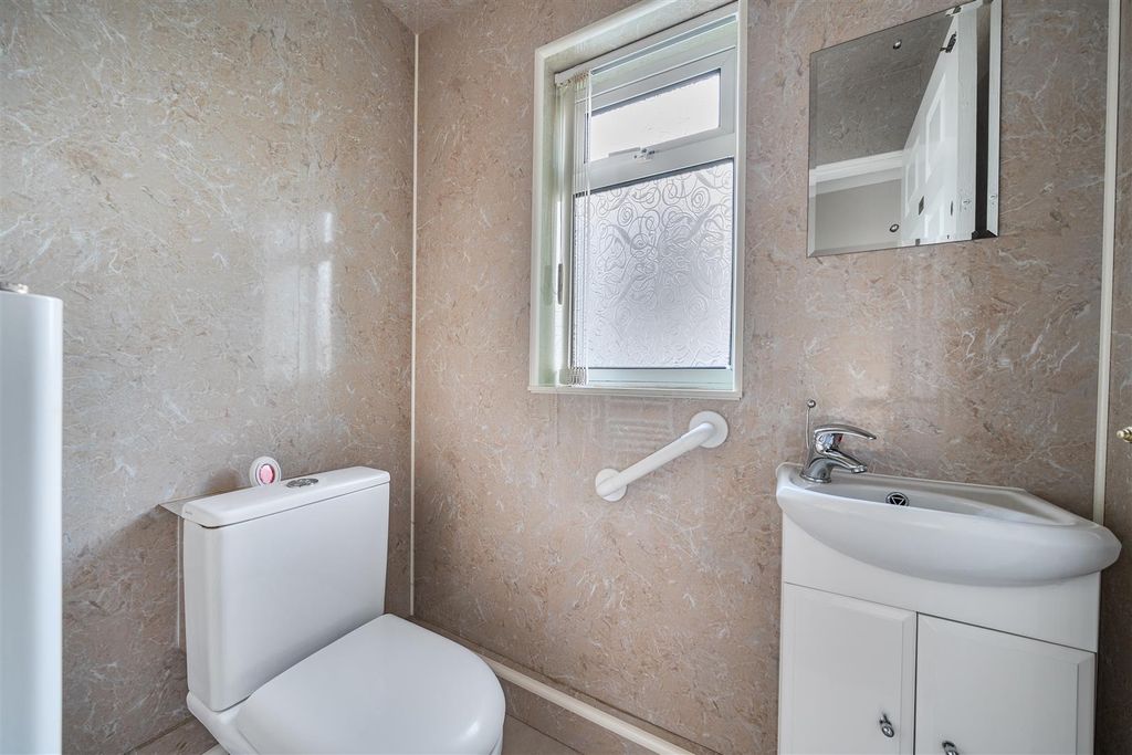 Property photo 3 of 36