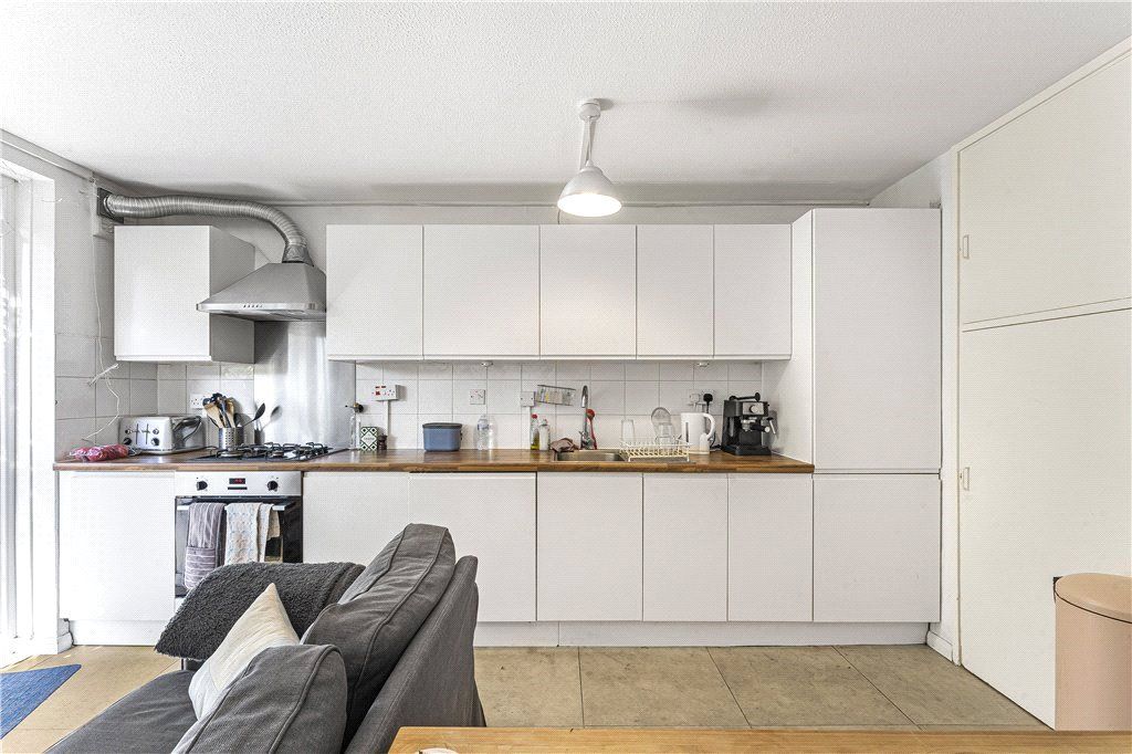 Property photo 2 of 17 Reception/Kitchen