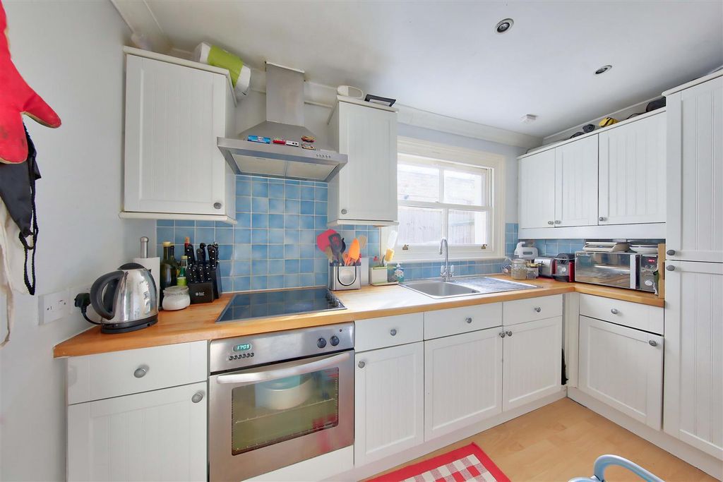 Property photo 3 of 7 66A_Hubert_Grove_Image6_15804_4.Jpg