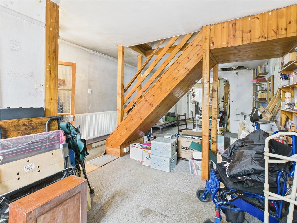 Property photo 3 of 15 Cam03278G0-Pr0125-Still003.Jpg