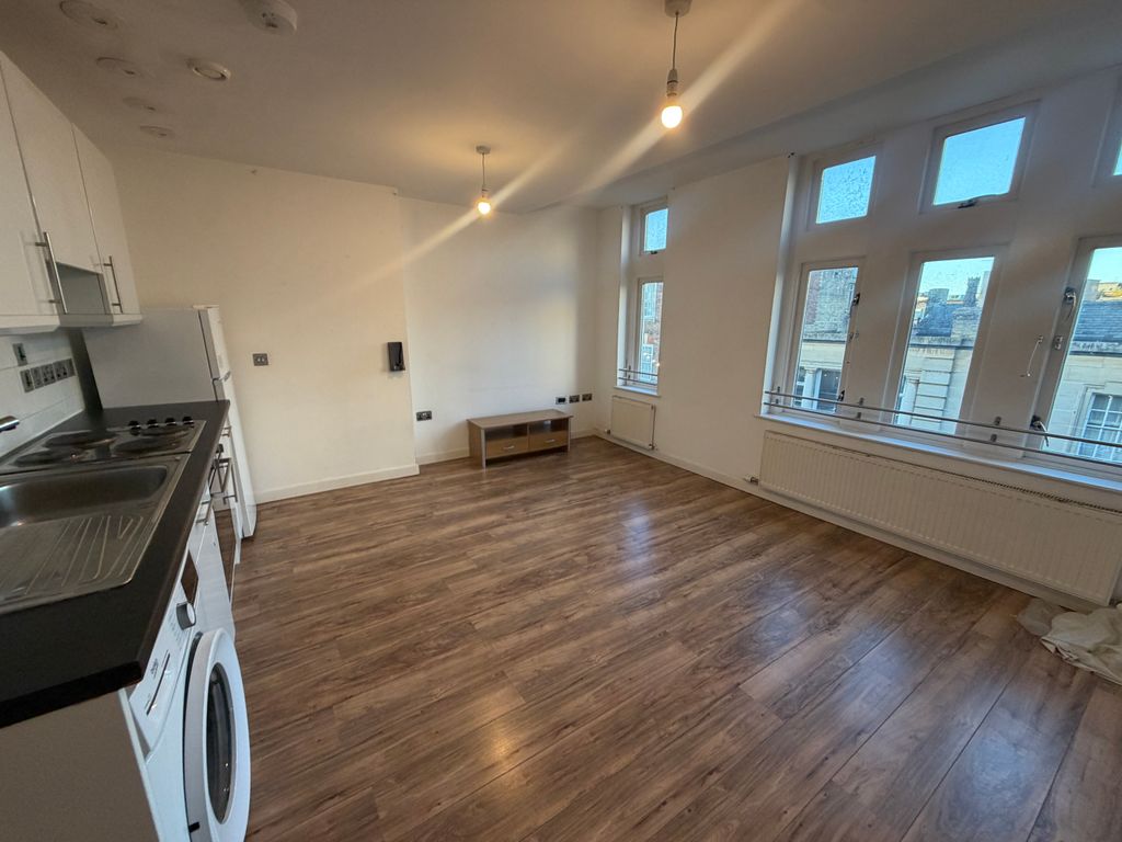 Property photo 3 of 7 Living Room
