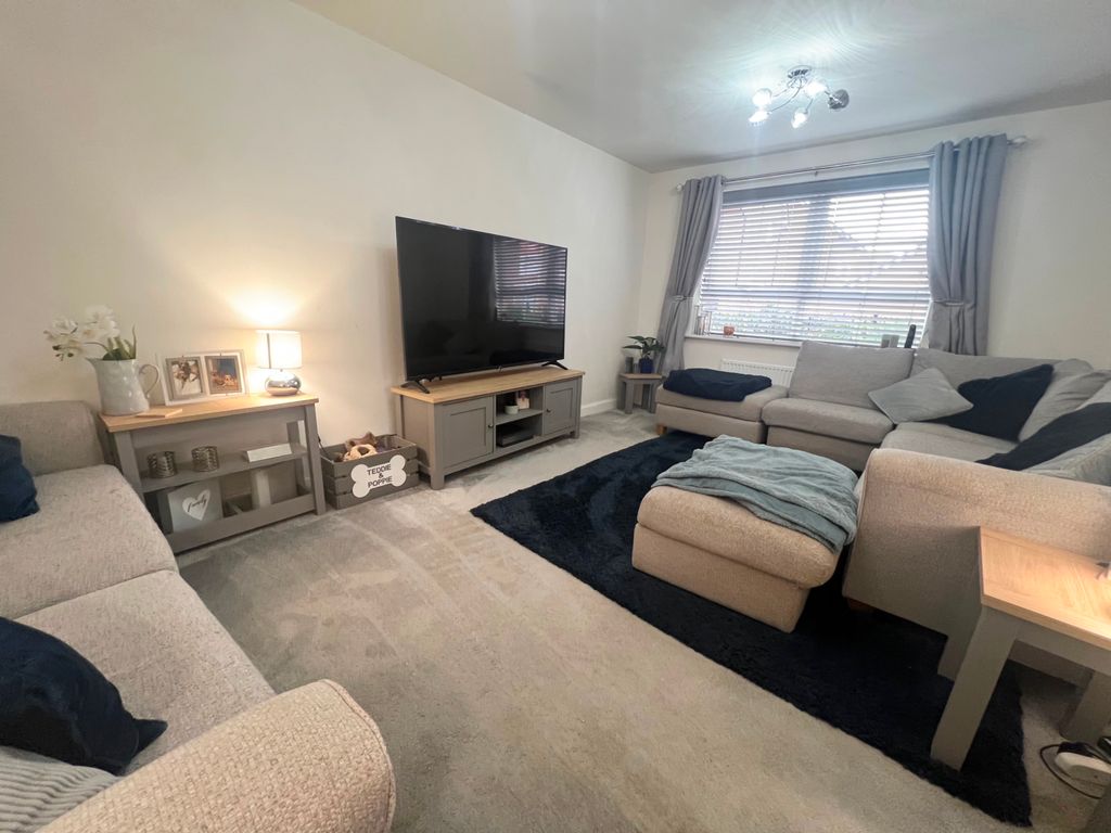 Property photo 2 of 13