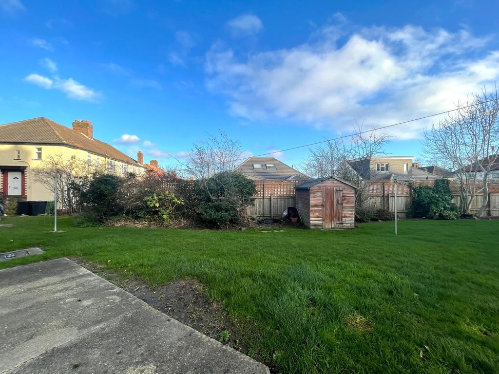 Property photo 2 of 12 Picture No. 19