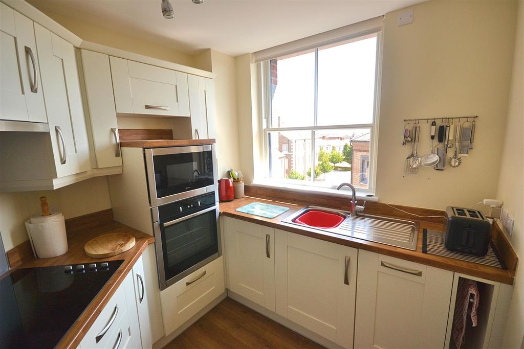 Property photo 3 of 14 3 (7).Png