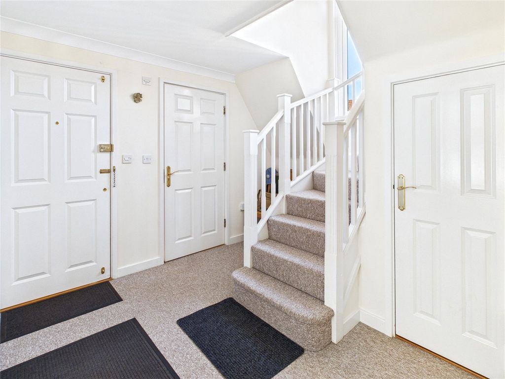 Property photo 3 of 12 Picture 3