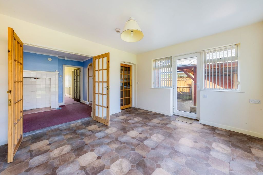 Property photo 3 of 25