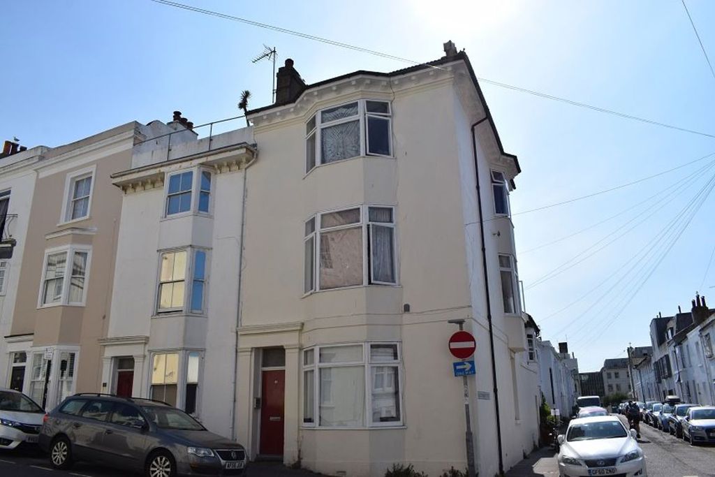 Property photo 1 of 3