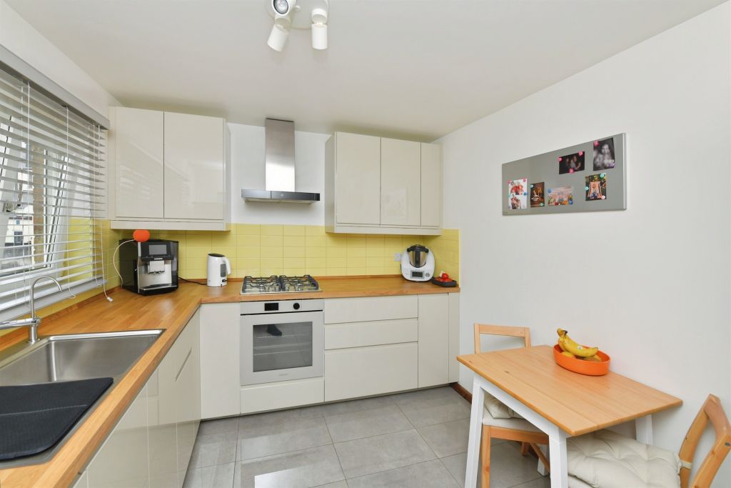 Property photo 3 of 17