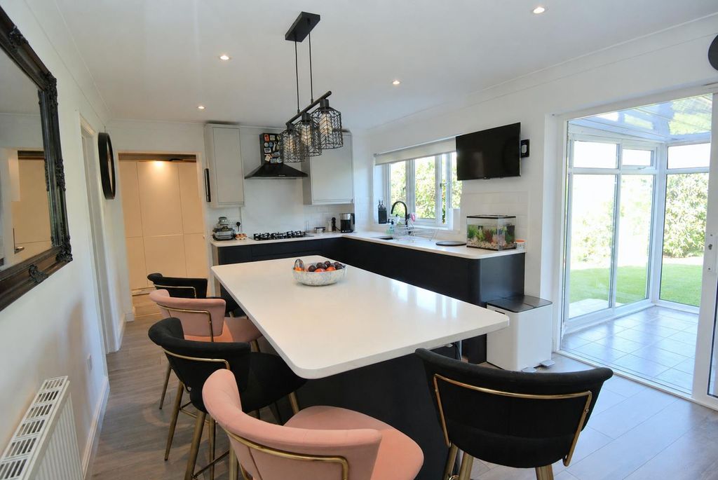 Property photo 2 of 20 Kitchen 1.Png