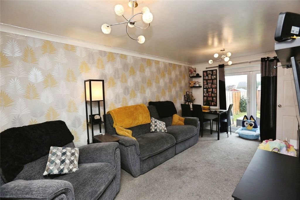 Property photo 2 of 12 Picture No. 11