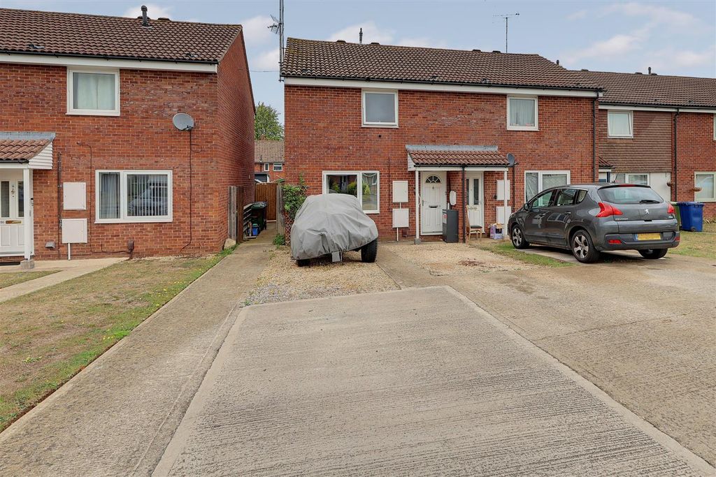 Property photo 1 of 8