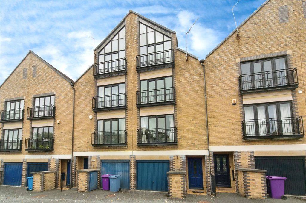 Property photo 1 of 17 Picture No. 35