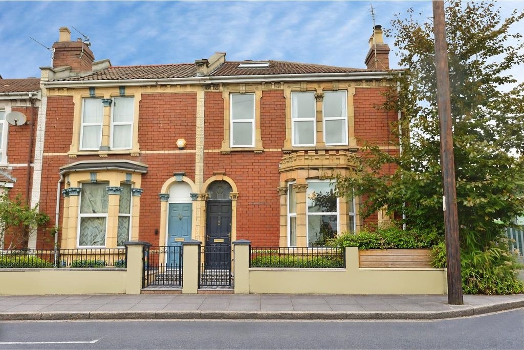 Property photo 1 of 30 Tlc_ce8Cecfe-A5c5-44Ec-85B4-7Bb348200Bed_B0Dca69.J