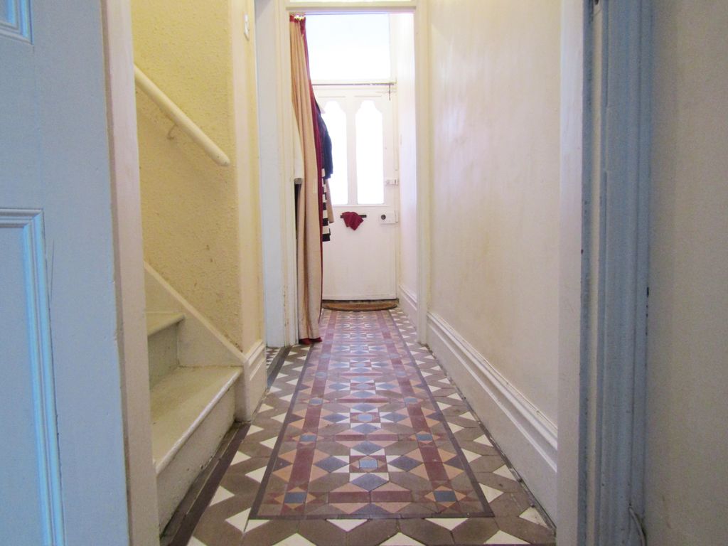 Property photo 3 of 16 Hallway